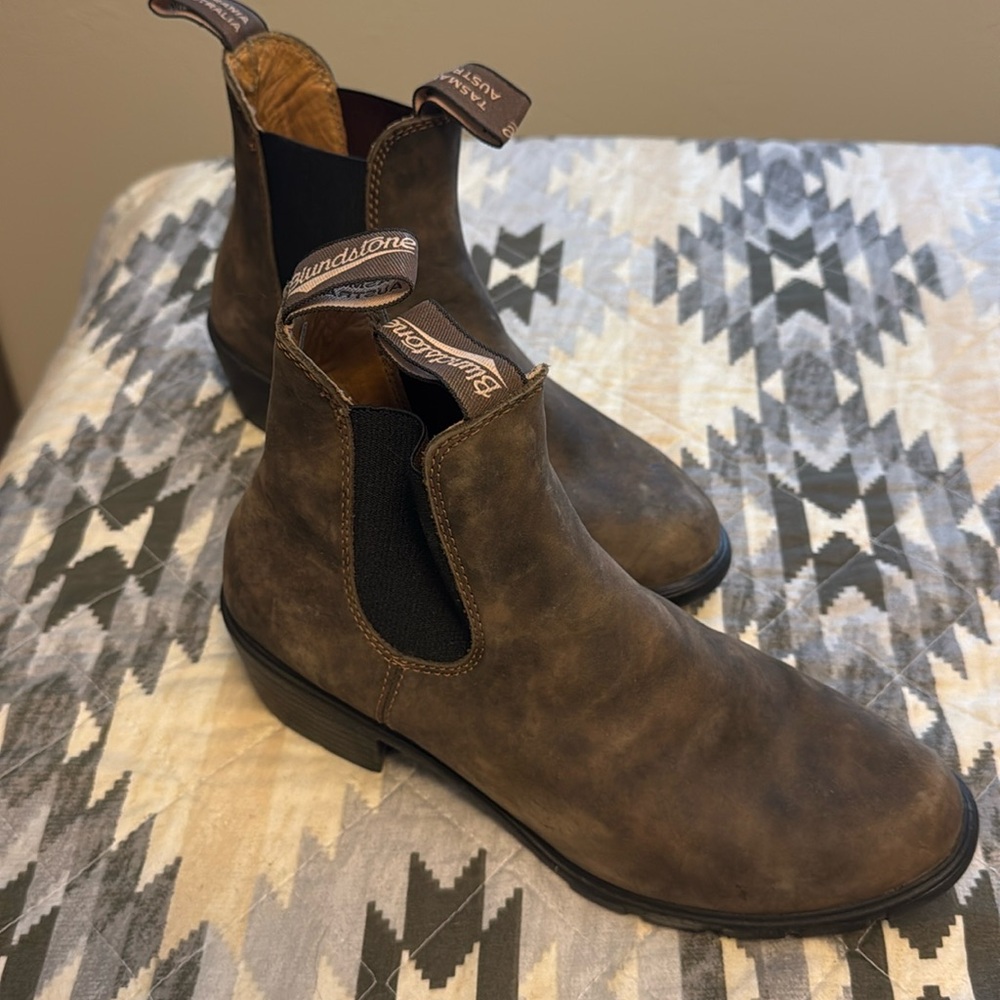 Blundstone Low Heel Chelsea Boot 9.5